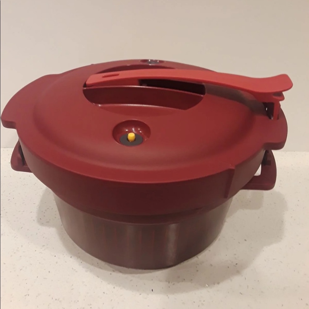 Tupperware Pressure Cooker - Picture 3 of 4